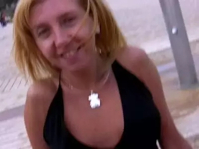 Blonde für den Fick gewonnen