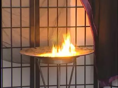 Heißes Weib wird mit einem Sexspielzeug gefickt